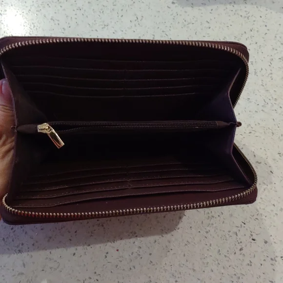 Beautiful purple wallet by Aldo 💜💜💜 - Picture 6 of 8